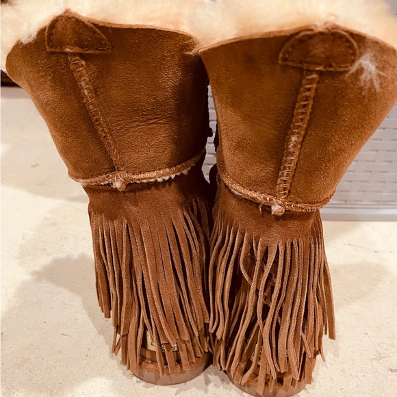 Women Tan Leather Shearling Fringe Boots SZ 8 - Picture 4 of 9